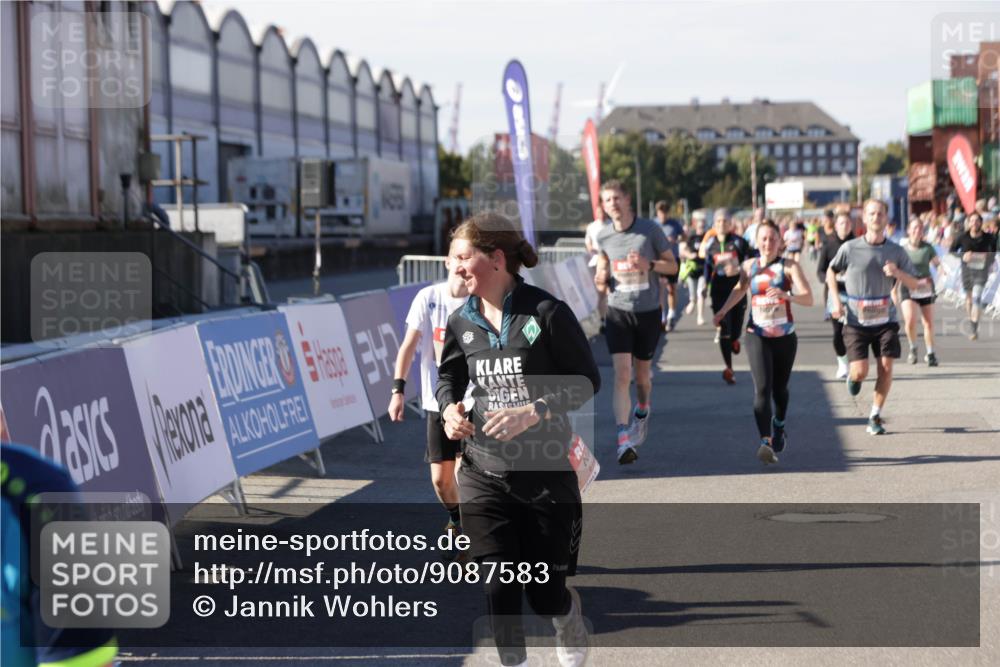 03.10.2025 - Köhlbrandbrückenlauf Jannik Wohlers http://msf.ph/oto/9087583 03.10.2025 13:19:06 Ziel 4143, 4630, 4631, 4632, 4676, 4816, 4876, 4889, 5027, 5304, 5449, 5858, 5974, 6088, 6117, 6127, 6267, 6475, 6573 meine-sportfotos.de