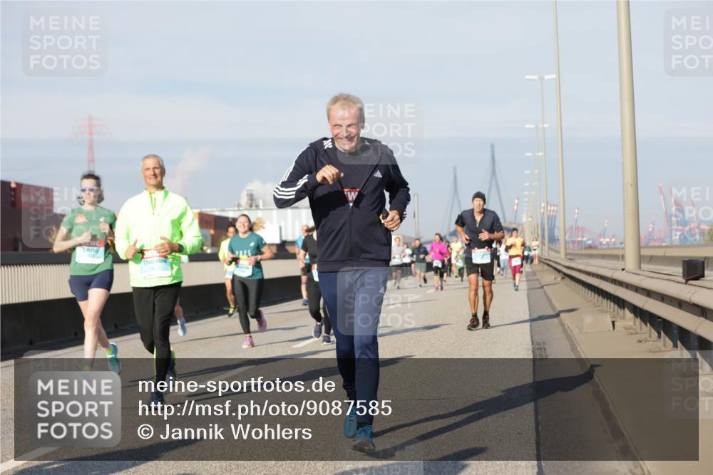 03.10.2025 - Köhlbrandbrückenlauf Jannik Wohlers http://msf.ph/oto/9087585 03.10.2025 09:57:47 Position 3 25 meine-sportfotos.de