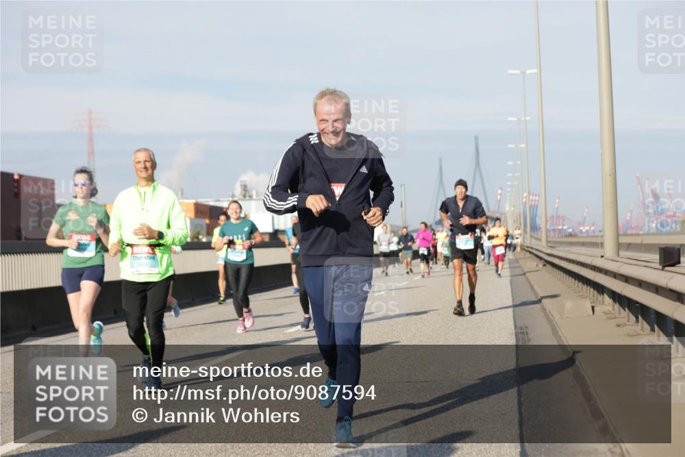 03.10.2025 - Köhlbrandbrückenlauf Jannik Wohlers http://msf.ph/oto/9087594 03.10.2025 09:57:48 Position 3 1843 meine-sportfotos.de