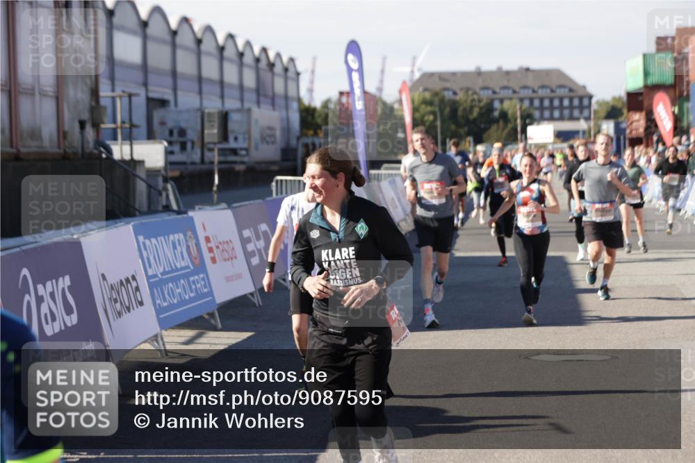 03.10.2025 - Köhlbrandbrückenlauf Jannik Wohlers http://msf.ph/oto/9087595 03.10.2025 13:19:06 Ziel 4143, 4630, 4631, 4632, 4676, 4816, 4876, 4889, 5027, 5304, 5449, 5858, 5974, 6088, 6117, 6127, 6267, 6475, 6573 meine-sportfotos.de