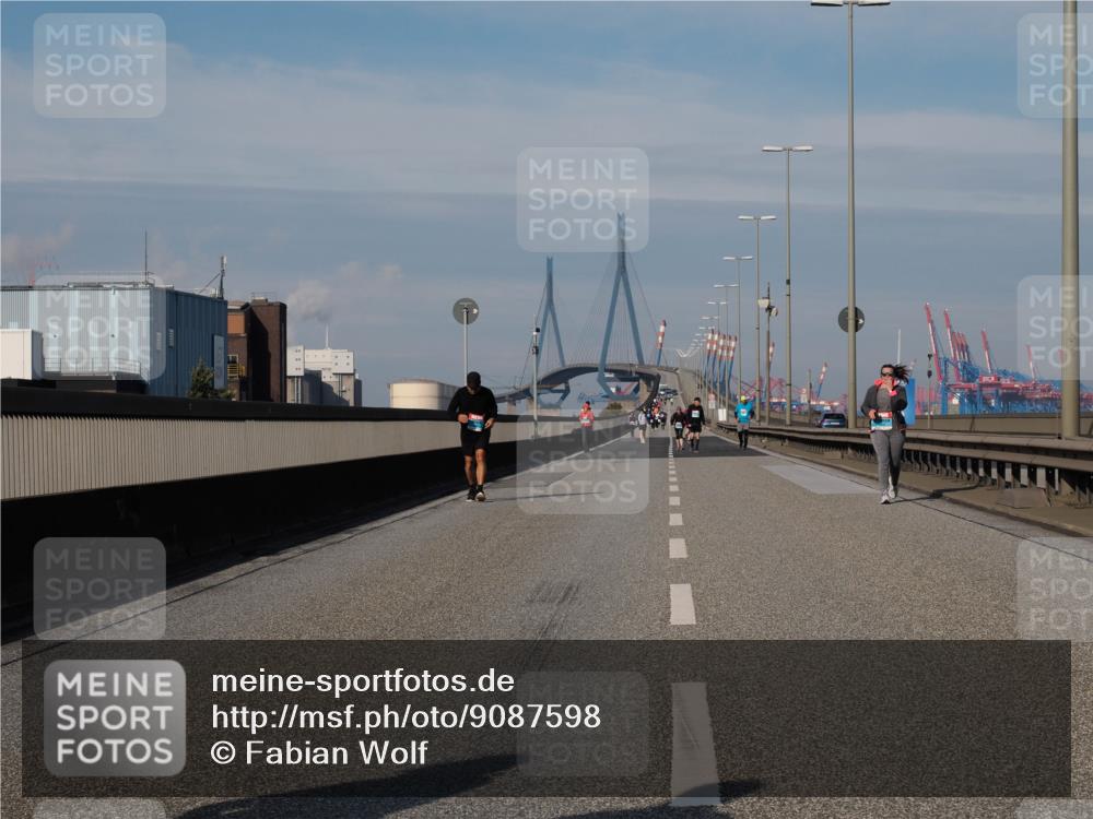 03.10.2025 - Köhlbrandbrückenlauf Fabian Wolf http://msf.ph/oto/9087598 03.10.2025 10:23:28 Position 3  meine-sportfotos.de