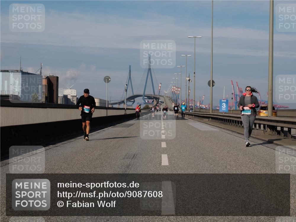 03.10.2025 - Köhlbrandbrückenlauf Fabian Wolf http://msf.ph/oto/9087608 03.10.2025 10:23:33 Position 3 3 meine-sportfotos.de