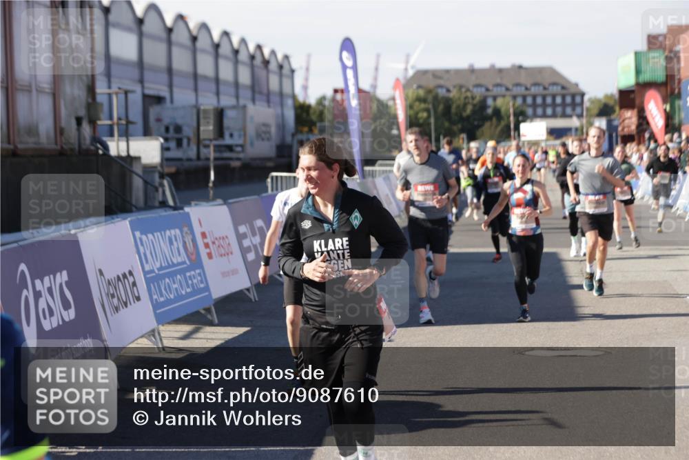 03.10.2025 - Köhlbrandbrückenlauf Jannik Wohlers http://msf.ph/oto/9087610 03.10.2025 13:19:06 Ziel 4143, 4630, 4631, 4632, 4676, 4816, 4876, 4889, 5027, 5304, 5449, 5858, 5974, 6088, 6117, 6127, 6267, 6475, 6573 meine-sportfotos.de