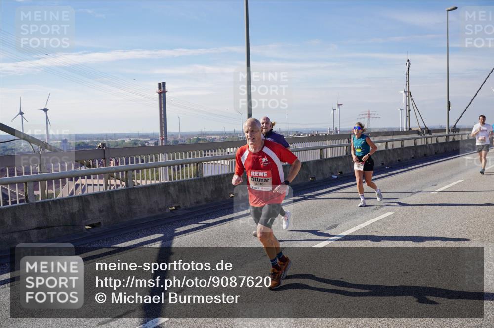 03.10.2025 - Köhlbrandbrückenlauf Michael Burmester http://msf.ph/oto/9087620 03.10.2025 12:44:10 Position 2 4310 meine-sportfotos.de