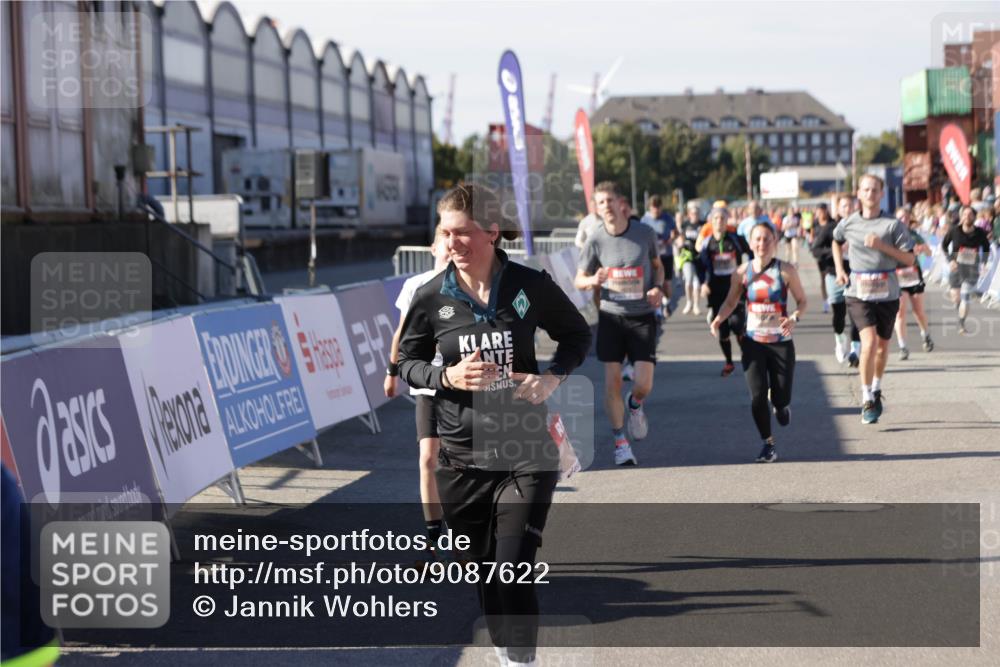 03.10.2025 - Köhlbrandbrückenlauf Jannik Wohlers http://msf.ph/oto/9087622 03.10.2025 13:19:06 Ziel 4143, 4630, 4631, 4632, 4676, 4816, 4876, 4889, 5027, 5304, 5449, 5858, 5974, 6088, 6117, 6127, 6267, 6475, 6573 meine-sportfotos.de