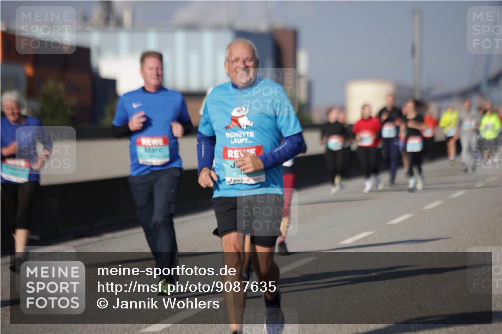 03.10.2025 - Köhlbrandbrückenlauf Jannik Wohlers http://msf.ph/oto/9087635 03.10.2025 10:08:25 Position 3 34 meine-sportfotos.de