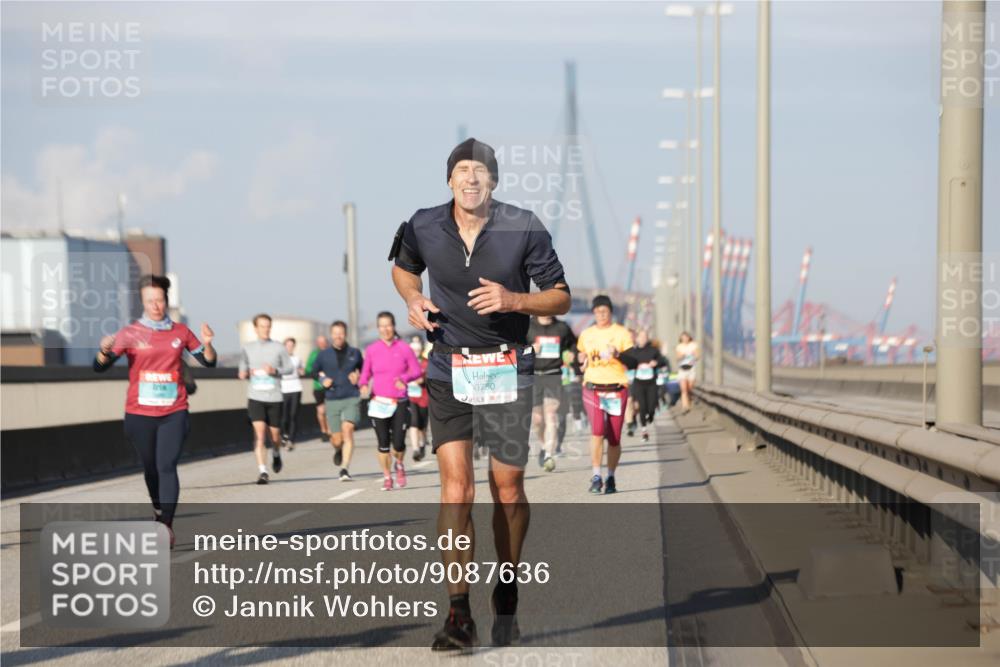 03.10.2025 - Köhlbrandbrückenlauf Jannik Wohlers http://msf.ph/oto/9087636 03.10.2025 09:57:49 Position 3 3750 meine-sportfotos.de