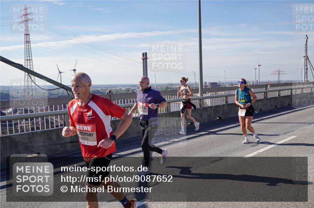 03.10.2025 - Köhlbrandbrückenlauf Michael Burmester http://msf.ph/oto/9087652 03.10.2025 12:44:11 Position 2 4310, 4649 meine-sportfotos.de