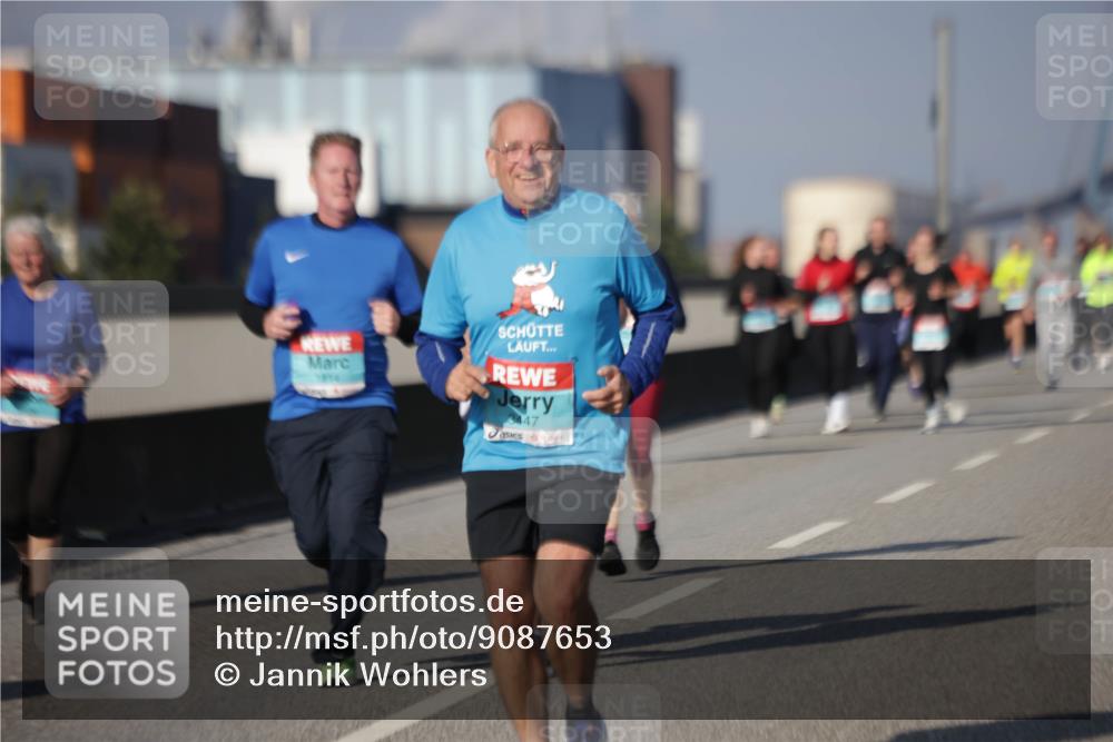 03.10.2025 - Köhlbrandbrückenlauf Jannik Wohlers http://msf.ph/oto/9087653 03.10.2025 10:08:25 Position 3 3447 meine-sportfotos.de