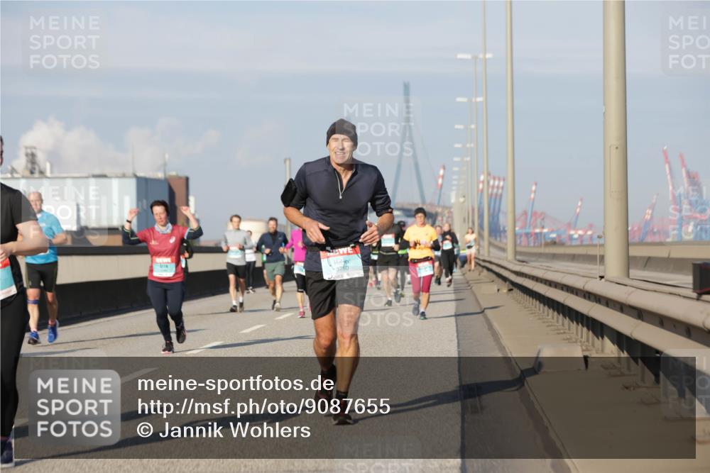 03.10.2025 - Köhlbrandbrückenlauf Jannik Wohlers http://msf.ph/oto/9087655 03.10.2025 09:57:50 Position 3 3750 meine-sportfotos.de