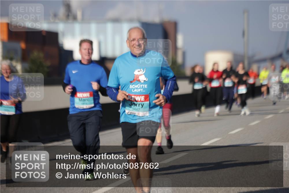 03.10.2025 - Köhlbrandbrückenlauf Jannik Wohlers http://msf.ph/oto/9087662 03.10.2025 10:08:25 Position 3 3447 meine-sportfotos.de