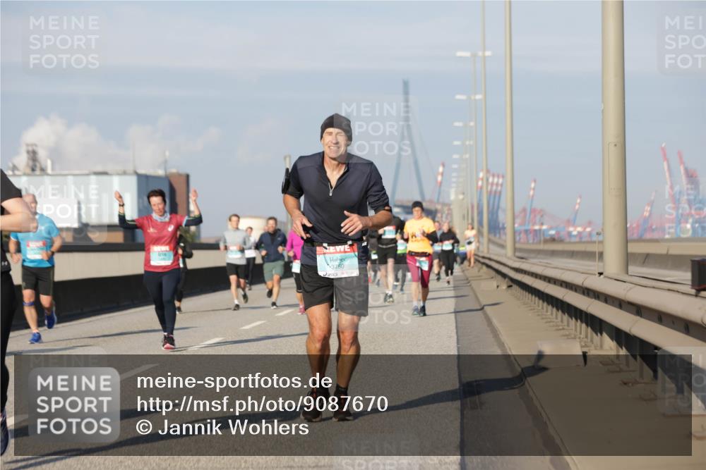 03.10.2025 - Köhlbrandbrückenlauf Jannik Wohlers http://msf.ph/oto/9087670 03.10.2025 09:57:50 Position 3 3750 meine-sportfotos.de