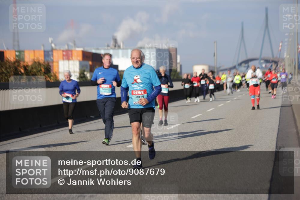 03.10.2025 - Köhlbrandbrückenlauf Jannik Wohlers http://msf.ph/oto/9087679 03.10.2025 10:08:26 Position 3 34 meine-sportfotos.de