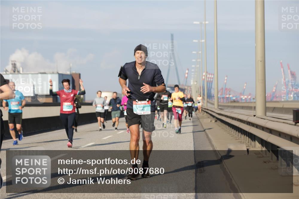 03.10.2025 - Köhlbrandbrückenlauf Jannik Wohlers http://msf.ph/oto/9087680 03.10.2025 09:57:50 Position 3 3750 meine-sportfotos.de