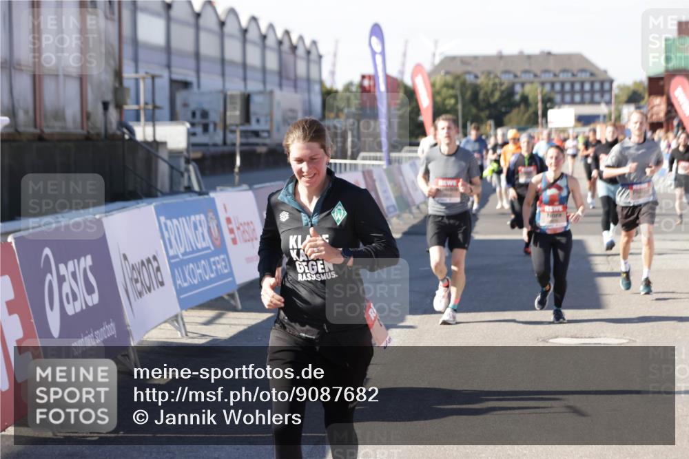 03.10.2025 - Köhlbrandbrückenlauf Jannik Wohlers http://msf.ph/oto/9087682 03.10.2025 13:19:07 Ziel 4143, 4630, 4631, 4632, 4676, 4727, 4816, 4876, 5027, 5304, 5449, 5858, 6088, 6117, 6127, 6267, 6475, 6573 meine-sportfotos.de