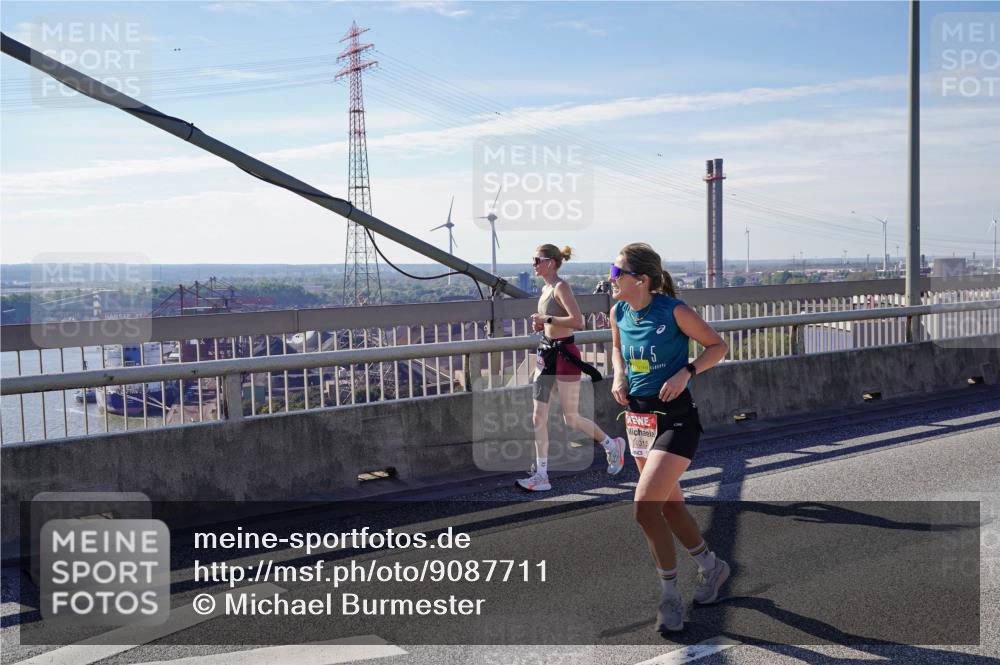 03.10.2025 - Köhlbrandbrückenlauf Michael Burmester http://msf.ph/oto/9087711 03.10.2025 12:44:12 Position 2 25, 4015 meine-sportfotos.de