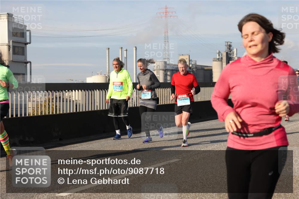 03.10.2025 - Köhlbrandbrückenlauf Lena Gebhardt http://msf.ph/oto/9087718 03.10.2025 10:06:26 Position 2 2320, 1781 meine-sportfotos.de