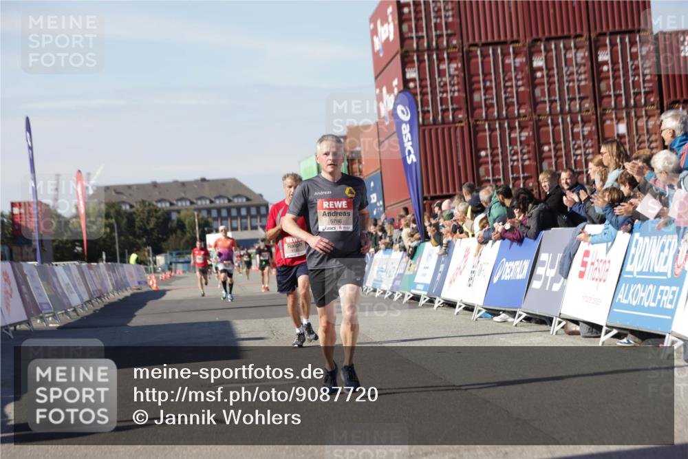 03.10.2025 - Köhlbrandbrückenlauf Jannik Wohlers http://msf.ph/oto/9087720 03.10.2025 12:53:17 Ziel 4142, 5786, 6333 meine-sportfotos.de