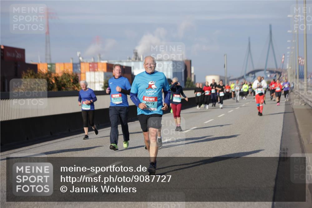 03.10.2025 - Köhlbrandbrückenlauf Jannik Wohlers http://msf.ph/oto/9087727 03.10.2025 10:08:26 Position 3 447 meine-sportfotos.de