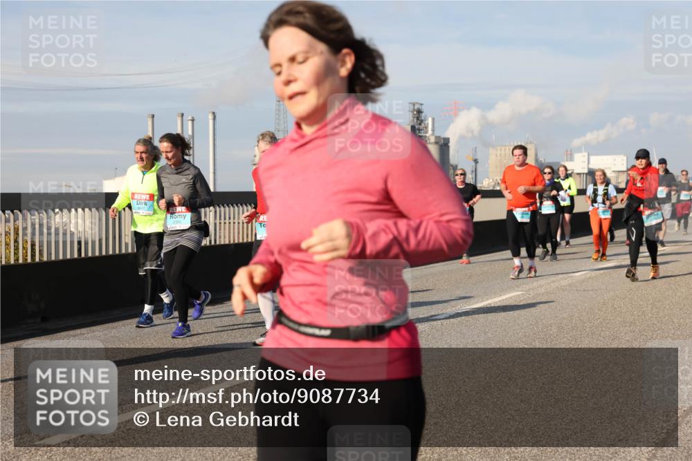 03.10.2025 - Köhlbrandbrückenlauf Lena Gebhardt http://msf.ph/oto/9087734 03.10.2025 10:06:26 Position 2 3607, 2320 meine-sportfotos.de