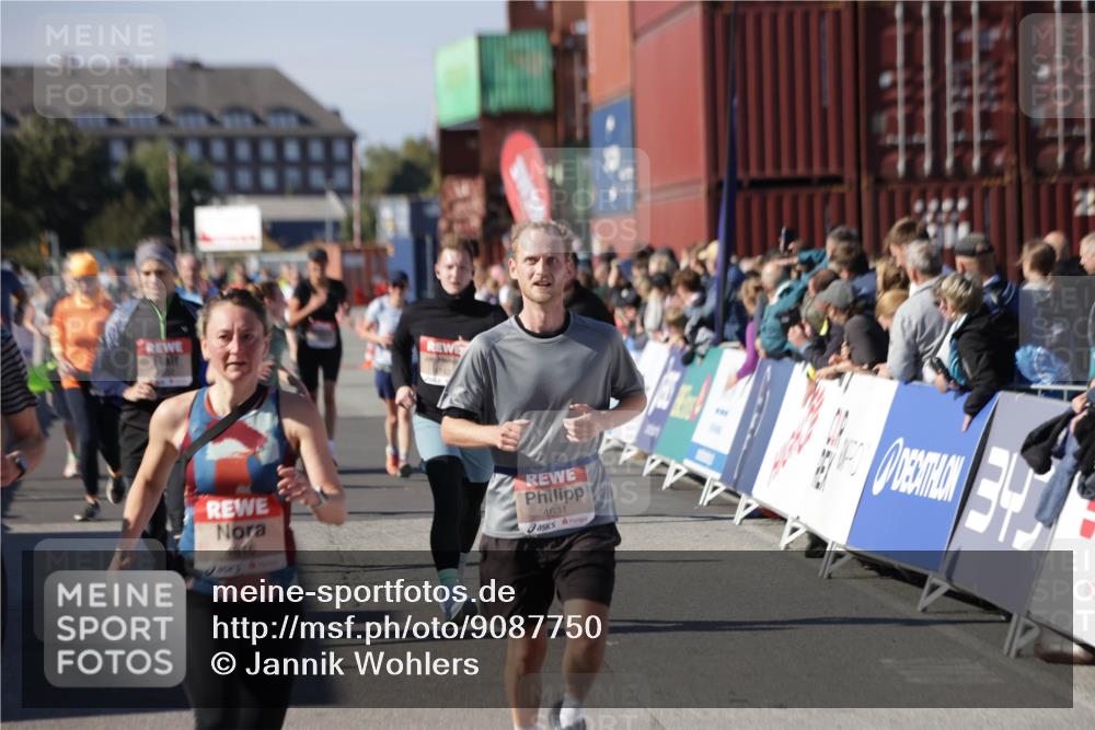 03.10.2025 - Köhlbrandbrückenlauf Jannik Wohlers http://msf.ph/oto/9087750 03.10.2025 13:19:08 Ziel 4143, 4630, 4631, 4632, 4676, 4690, 4727, 4816, 4876, 5027, 5304, 5449, 5858, 6088, 6117, 6127, 6475, 6573 meine-sportfotos.de