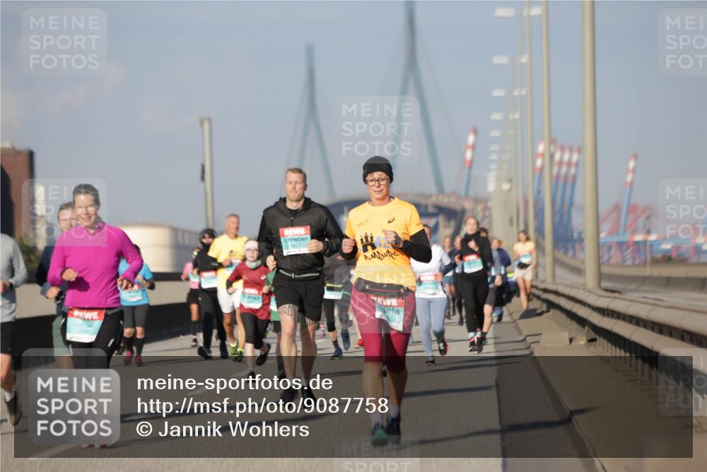 03.10.2025 - Köhlbrandbrückenlauf Jannik Wohlers http://msf.ph/oto/9087758 03.10.2025 09:57:53 Position 3 3799, 3473 meine-sportfotos.de