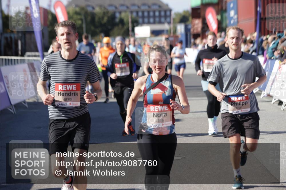 03.10.2025 - Köhlbrandbrückenlauf Jannik Wohlers http://msf.ph/oto/9087760 03.10.2025 13:19:09 Ziel 4143, 4630, 4631, 4632, 4676, 4690, 4727, 4816, 4876, 5027, 5449, 5858, 6088, 6117, 6127, 6475, 6573 meine-sportfotos.de