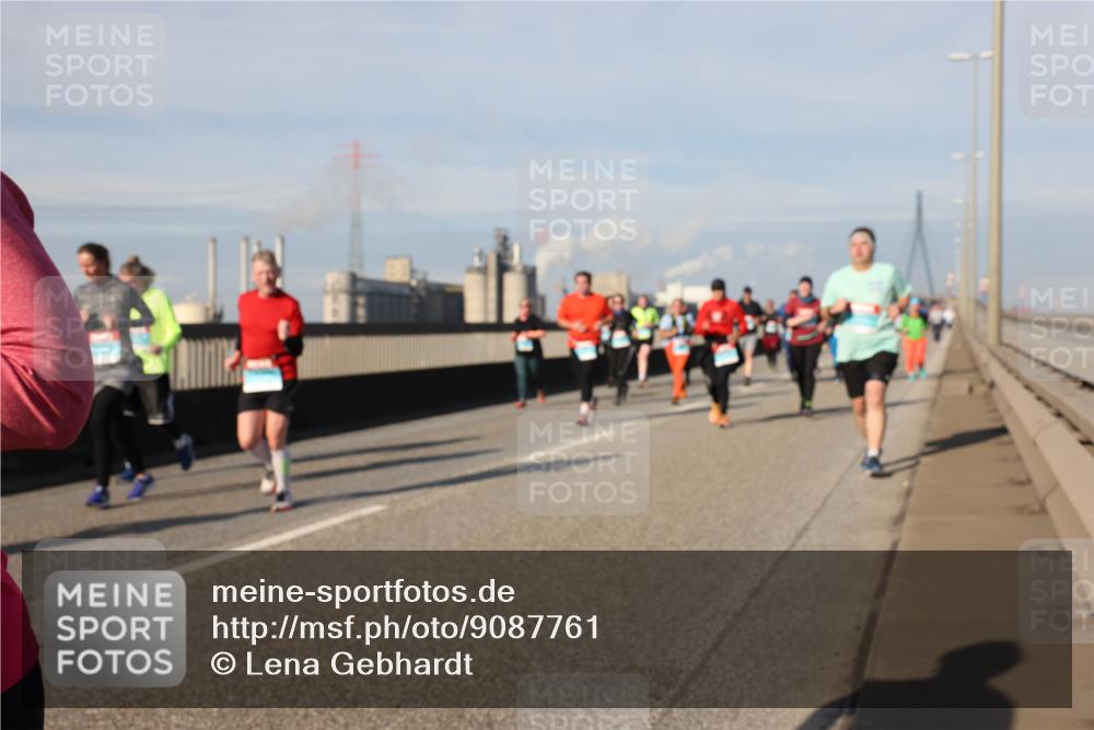 03.10.2025 - Köhlbrandbrückenlauf Lena Gebhardt http://msf.ph/oto/9087761 03.10.2025 10:06:27 Position 2  meine-sportfotos.de