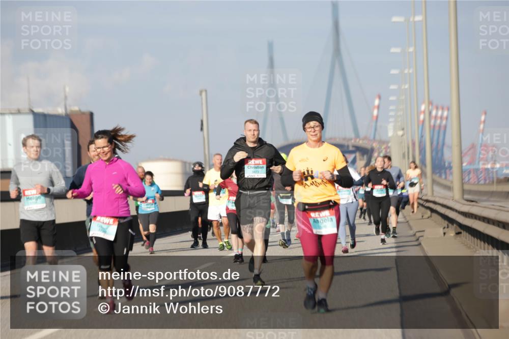 03.10.2025 - Köhlbrandbrückenlauf Jannik Wohlers http://msf.ph/oto/9087772 03.10.2025 09:57:54 Position 3 3798, 3473 meine-sportfotos.de