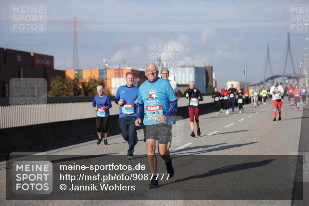 03.10.2025 - Köhlbrandbrückenlauf Jannik Wohlers http://msf.ph/oto/9087777 03.10.2025 10:08:27 Position 3 3447 meine-sportfotos.de