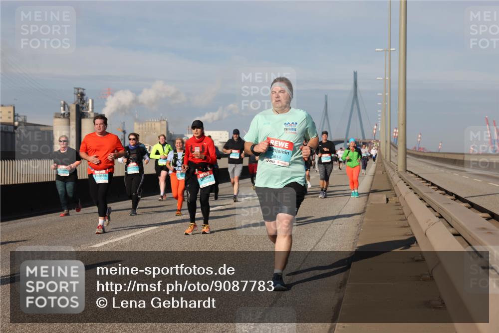03.10.2025 - Köhlbrandbrückenlauf Lena Gebhardt http://msf.ph/oto/9087783 03.10.2025 10:06:28 Position 2 28, 29, 3614 meine-sportfotos.de