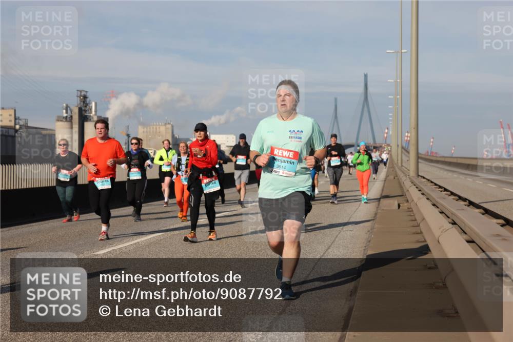 03.10.2025 - Köhlbrandbrückenlauf Lena Gebhardt http://msf.ph/oto/9087792 03.10.2025 10:06:28 Position 2 3614 meine-sportfotos.de