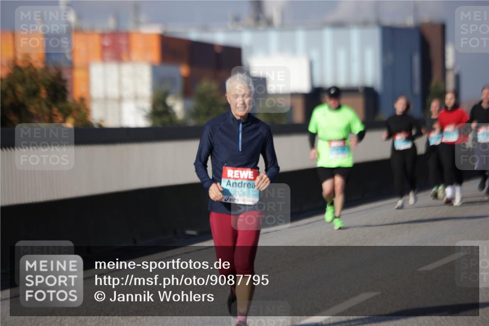 03.10.2025 - Köhlbrandbrückenlauf Jannik Wohlers http://msf.ph/oto/9087795 03.10.2025 10:08:29 Position 3 2136 meine-sportfotos.de