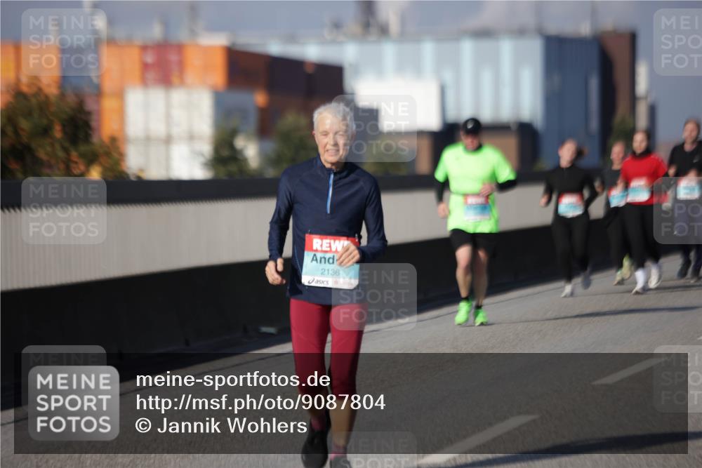 03.10.2025 - Köhlbrandbrückenlauf Jannik Wohlers http://msf.ph/oto/9087804 03.10.2025 10:08:29 Position 3 2136 meine-sportfotos.de