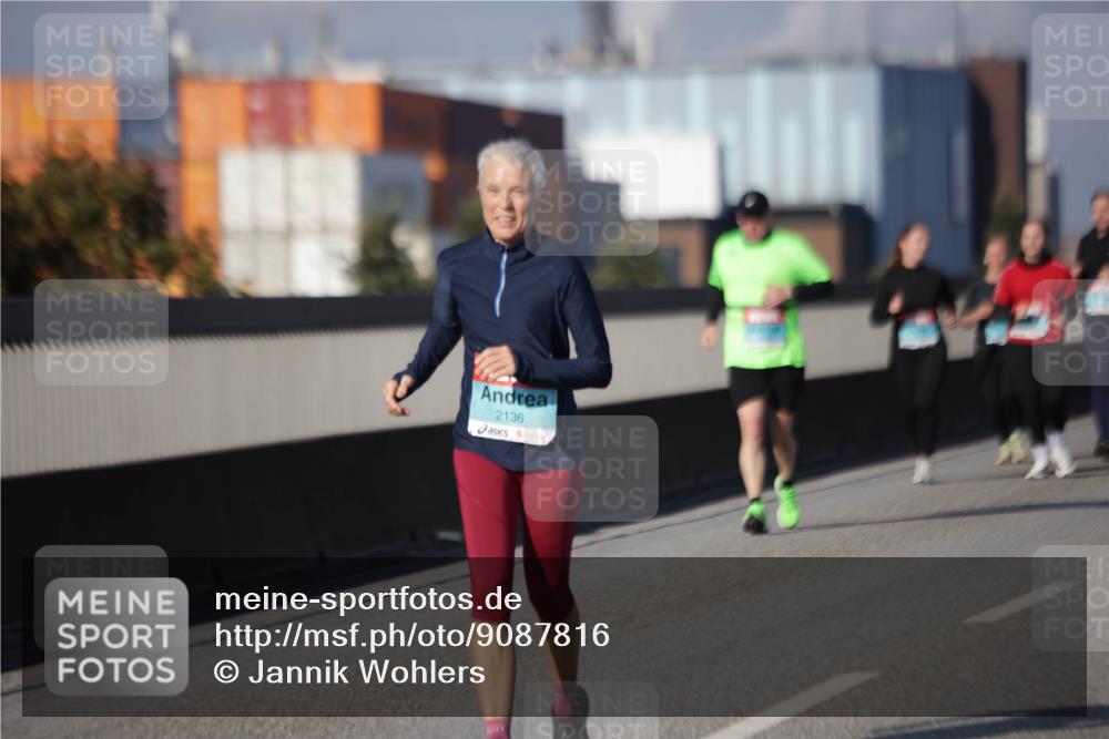 03.10.2025 - Köhlbrandbrückenlauf Jannik Wohlers http://msf.ph/oto/9087816 03.10.2025 10:08:30 Position 3 2136 meine-sportfotos.de