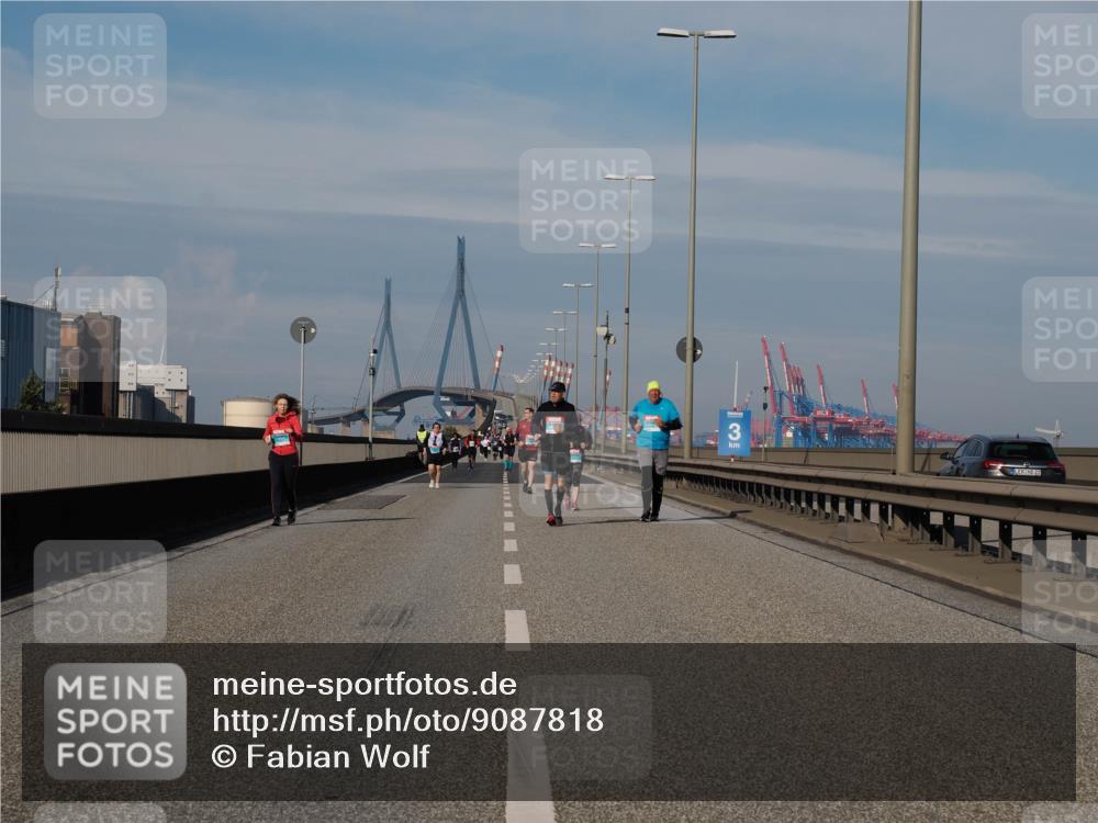 03.10.2025 - Köhlbrandbrückenlauf Fabian Wolf http://msf.ph/oto/9087818 03.10.2025 10:23:55 Position 3 3, 22 meine-sportfotos.de