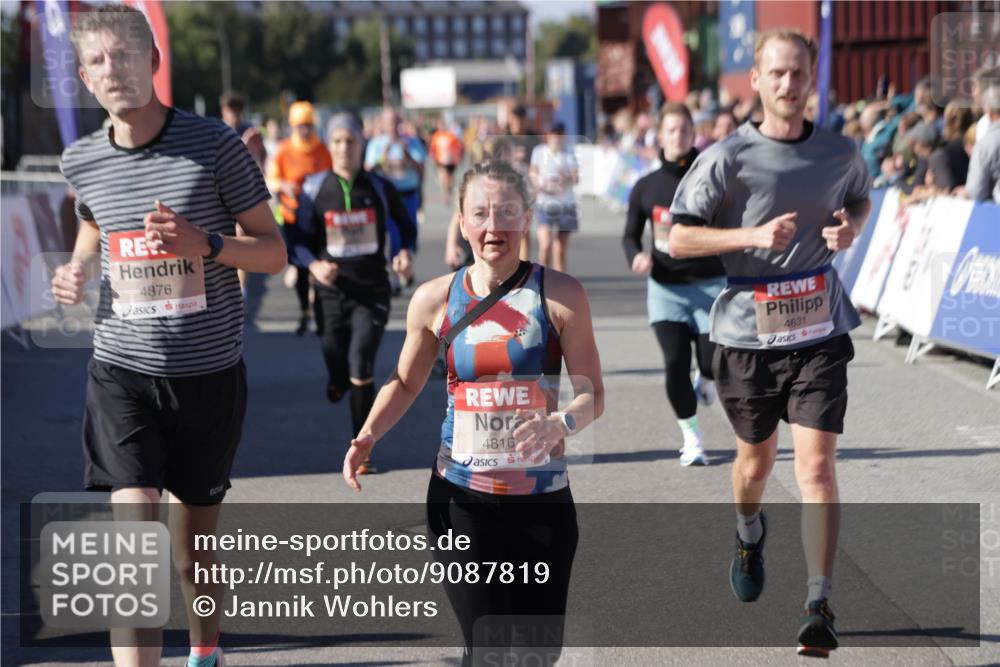 03.10.2025 - Köhlbrandbrückenlauf Jannik Wohlers http://msf.ph/oto/9087819 03.10.2025 13:19:09 Ziel 4143, 4630, 4631, 4632, 4676, 4690, 4727, 4816, 4876, 5027, 5449, 5858, 6088, 6117, 6127, 6475, 6573 meine-sportfotos.de