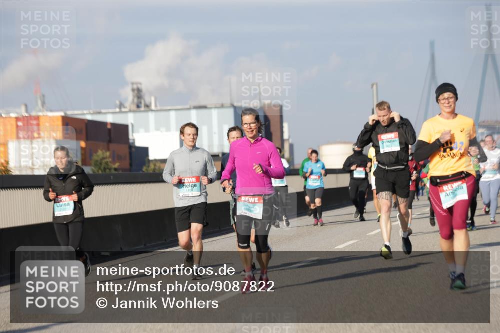 03.10.2025 - Köhlbrandbrückenlauf Jannik Wohlers http://msf.ph/oto/9087822 03.10.2025 09:57:55 Position 3 2122, 1108, 3798 meine-sportfotos.de