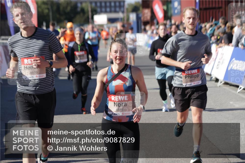 03.10.2025 - Köhlbrandbrückenlauf Jannik Wohlers http://msf.ph/oto/9087829 03.10.2025 13:19:09 Ziel 4143, 4630, 4631, 4632, 4676, 4690, 4727, 4816, 4876, 5027, 5449, 5858, 6088, 6117, 6127, 6475, 6573 meine-sportfotos.de