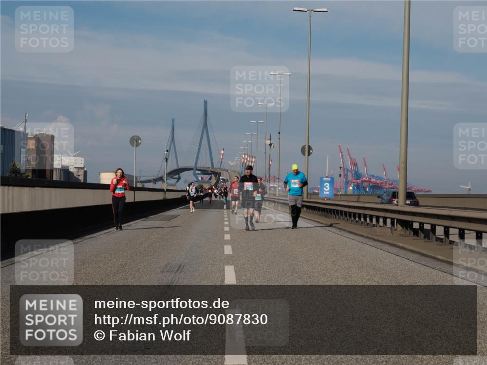 03.10.2025 - Köhlbrandbrückenlauf Fabian Wolf http://msf.ph/oto/9087830 03.10.2025 10:23:56 Position 3 3 meine-sportfotos.de
