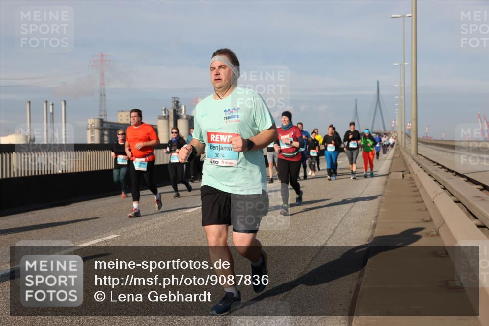 03.10.2025 - Köhlbrandbrückenlauf Lena Gebhardt http://msf.ph/oto/9087836 03.10.2025 10:06:29 Position 2 3614 meine-sportfotos.de