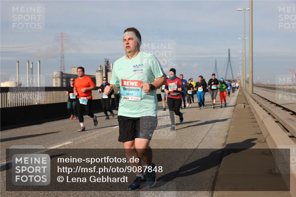 03.10.2025 - Köhlbrandbrückenlauf Lena Gebhardt http://msf.ph/oto/9087848 03.10.2025 10:06:29 Position 2 3614 meine-sportfotos.de