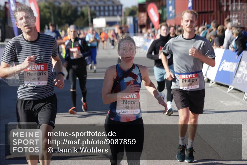 03.10.2025 - Köhlbrandbrückenlauf Jannik Wohlers http://msf.ph/oto/9087859 03.10.2025 13:19:09 Ziel 4143, 4630, 4631, 4632, 4676, 4690, 4727, 4816, 4876, 5027, 5449, 5858, 6088, 6117, 6127, 6475, 6573 meine-sportfotos.de