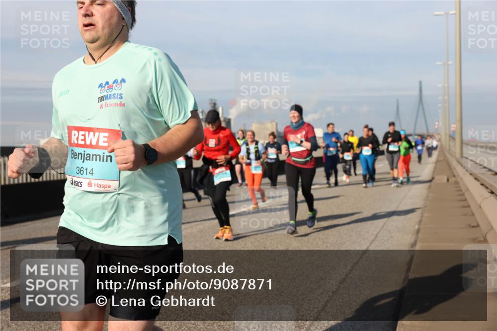 03.10.2025 - Köhlbrandbrückenlauf Lena Gebhardt http://msf.ph/oto/9087871 03.10.2025 10:06:29 Position 2 3614 meine-sportfotos.de