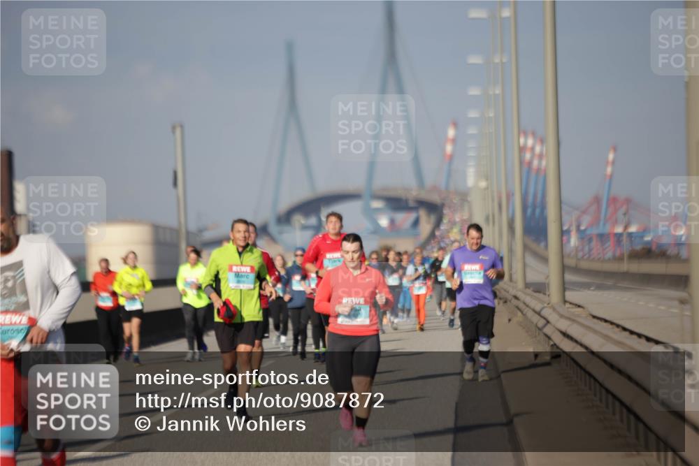 03.10.2025 - Köhlbrandbrückenlauf Jannik Wohlers http://msf.ph/oto/9087872 03.10.2025 10:08:35 Position 3  meine-sportfotos.de