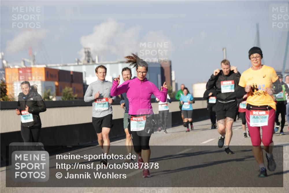 03.10.2025 - Köhlbrandbrückenlauf Jannik Wohlers http://msf.ph/oto/9087878 03.10.2025 09:57:55 Position 3 1108, 3798 meine-sportfotos.de