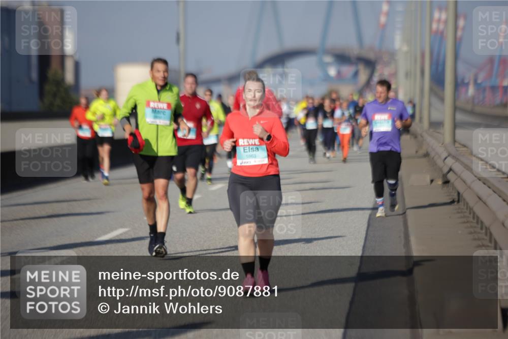03.10.2025 - Köhlbrandbrückenlauf Jannik Wohlers http://msf.ph/oto/9087881 03.10.2025 10:08:38 Position 3 1863 meine-sportfotos.de