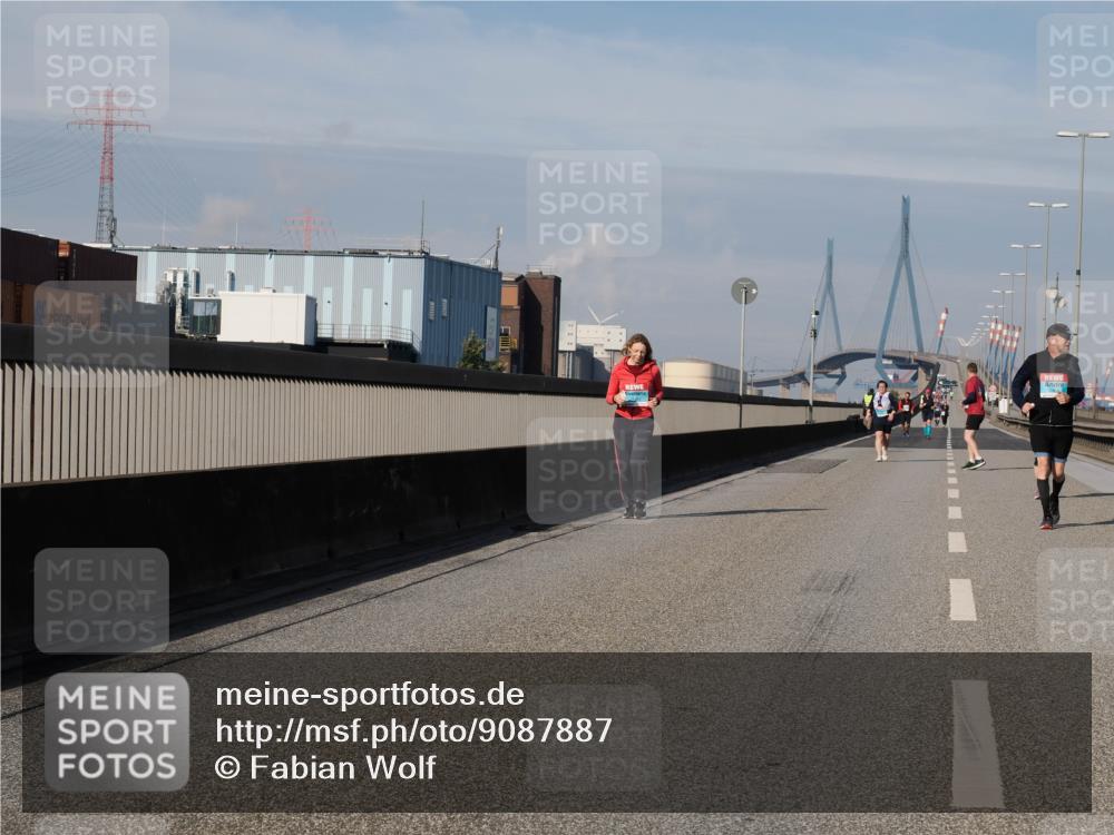03.10.2025 - Köhlbrandbrückenlauf Fabian Wolf http://msf.ph/oto/9087887 03.10.2025 10:23:59 Position 3  meine-sportfotos.de