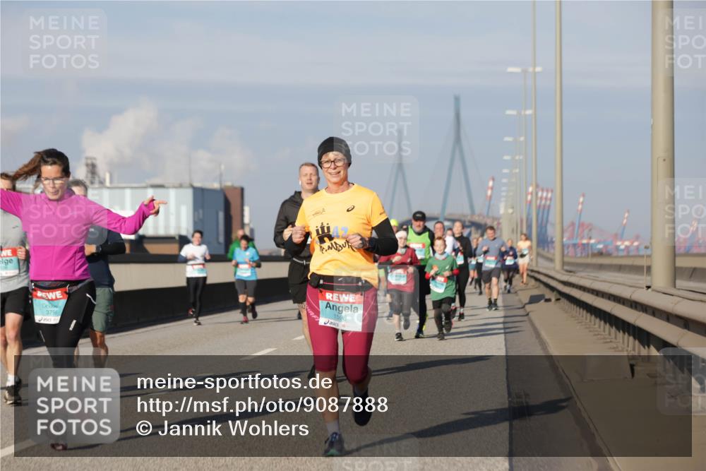 03.10.2025 - Köhlbrandbrückenlauf Jannik Wohlers http://msf.ph/oto/9087888 03.10.2025 09:57:57 Position 3 3798, 1598 meine-sportfotos.de