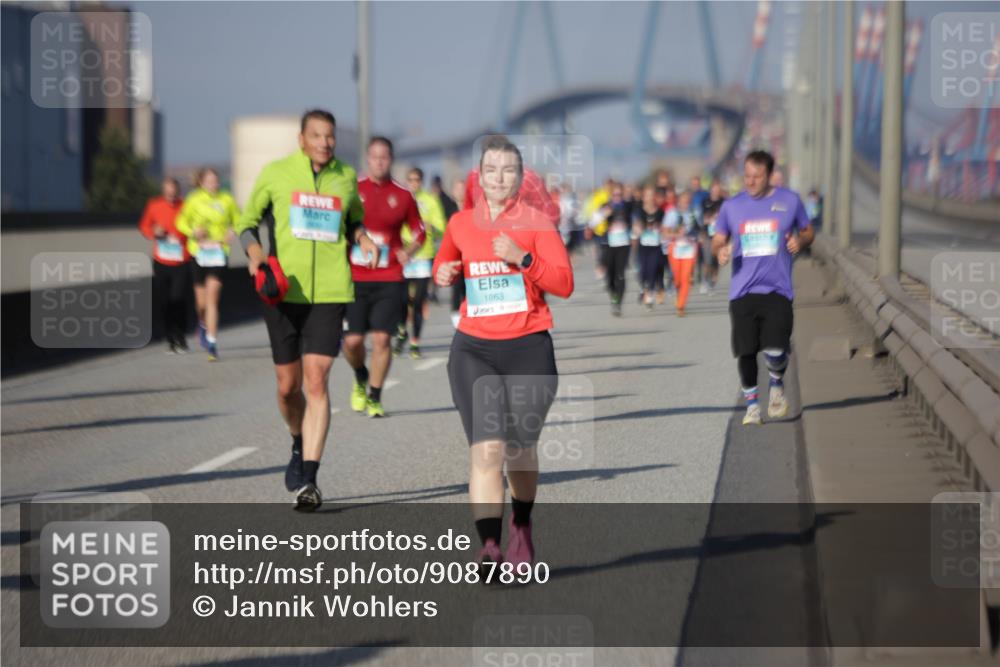 03.10.2025 - Köhlbrandbrückenlauf Jannik Wohlers http://msf.ph/oto/9087890 03.10.2025 10:08:38 Position 3 1863 meine-sportfotos.de